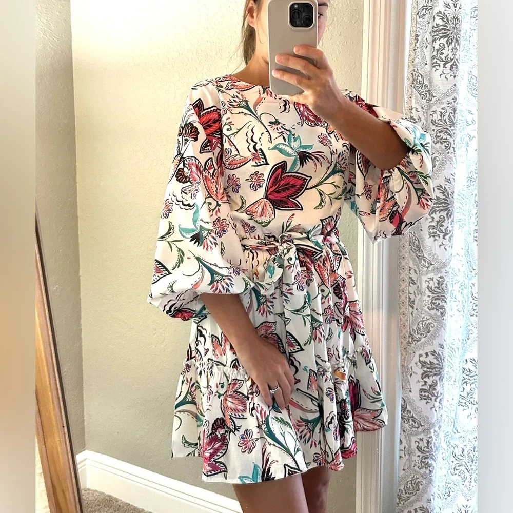 NWT Baltic Born white floral mini dress and ruffle hem w 3/4 puff sleeves - Picture 3 of 17